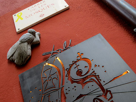 Detalls del carrer de les Mosques