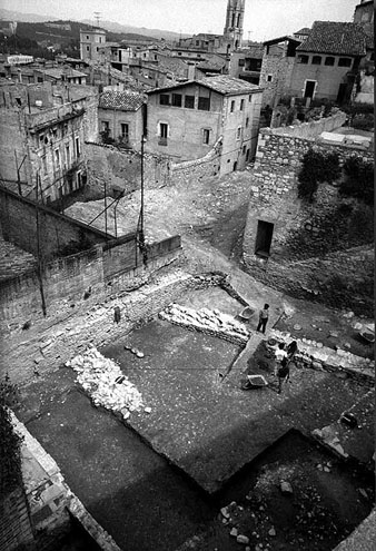 Excavacions arqueològiques al solar dels Maristes. 1988