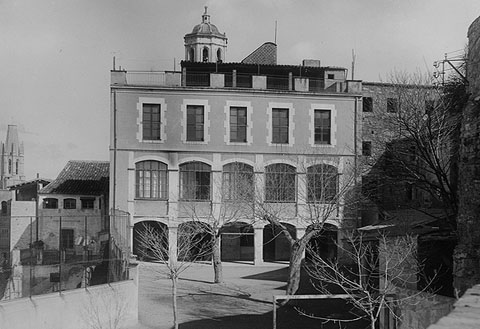 Col·legi la Immaculada dels germans Maristes situat al carrer Claveria. 1924