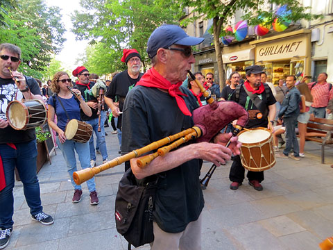 Inici de la IV Trobada de Sacaires - Memorial Felip Giron&egrave;s a la Rambla de la Llibertat