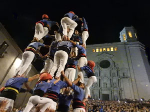 Fires de Sant Narc&iacute;s 2024. Pilar a les escales de la Catedral