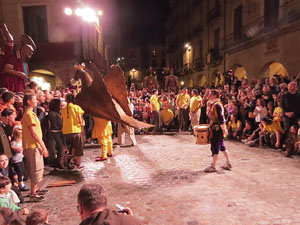 Fires de Sant Narc&iacute;s 2024. Ball de l'&Agrave;liga, capgrossos i gegants