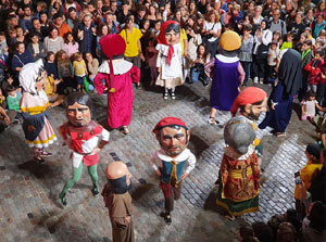 Fires de Sant Narc&iacute;s 2024. Ball de l'&Agrave;liga, capgrossos i gegants