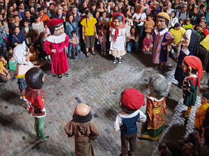Fires de Sant Narc&iacute;s 2024. Ball de l'&Agrave;liga, capgrossos i gegants