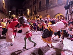Fires de Sant Narc&iacute;s 2024. Ball de l'&Agrave;liga, capgrossos i gegants