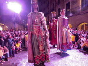 Fires de Sant Narc&iacute;s 2024. Ball de l'&Agrave;liga, capgrossos i gegants