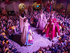 Fires de Sant Narc&iacute;s 2024. Ball de l'&Agrave;liga, capgrossos i gegants