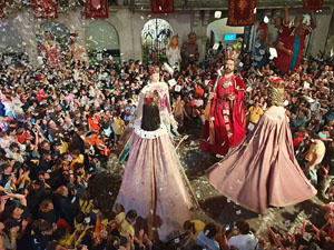 Fires de Sant Narc&iacute;s 2024. Ball de l'&Agrave;liga, capgrossos i gegants