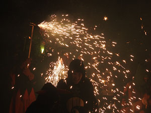 Fires de Sant Narc&iacute;s 2024. Correfoc amb els Trons de l'Onyar