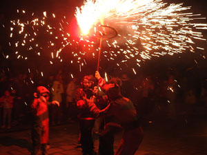 Fires de Sant Narc&iacute;s 2024. Correfoc amb els Trons de l'Onyar