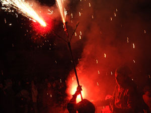 Fires de Sant Narc&iacute;s 2024. Correfoc amb els Trons de l'Onyar