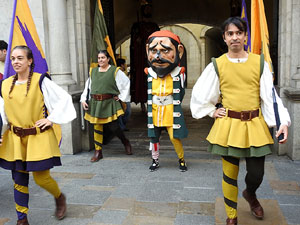 Toc de Rams. Cerim&ograve;nia del canvi de rams de les gegantes