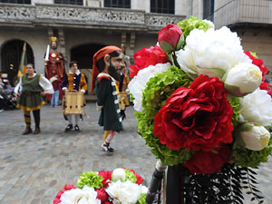 Toc de Rams. Cerim&ograve;nia del canvi de rams de les gegantes