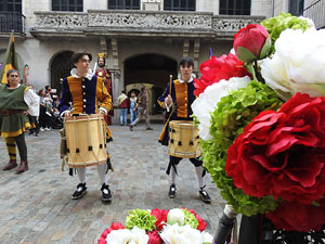 Toc de Rams. Cerim&ograve;nia del canvi de rams de les gegantes