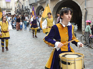 Toc de Rams. Cerim&ograve;nia del canvi de rams de les gegantes