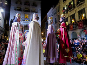 Ball de l'àliga, capgrossos i gegants