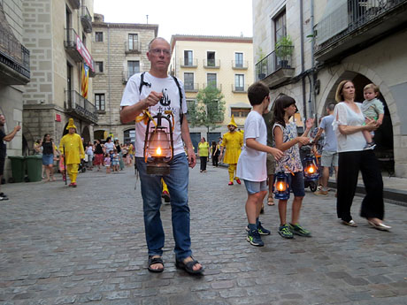 Arribada a la pla&ccedil;a del Vi i ball de l'&Agrave;liga de la Ciutat