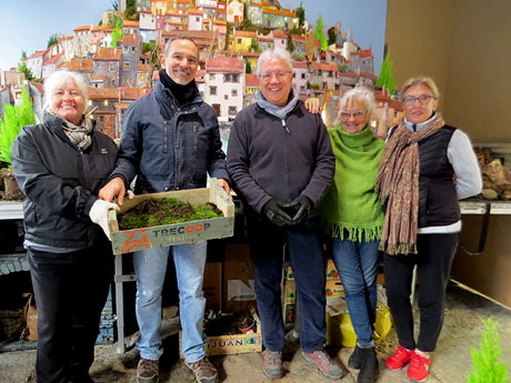 Nadal 2024 a Girona. Construcció del pessebre de l'Ajuntament