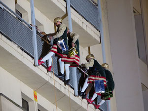 Reis 2025. Arribada dels Reis a la pla&ccedil;a de l'U d'octubre de 2017