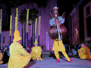 Reis 2025. Arribada dels Reis a la pla&ccedil;a de l'U d'octubre de 2017