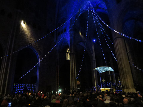La nau de la Catedral decorada amb neules