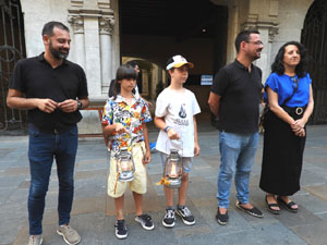 Arribada a la pla&ccedil;a del Vi i ball de l'&Agrave;liga de la Ciutat