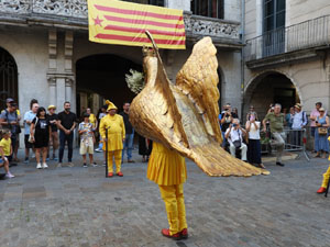 Arribada a la pla&ccedil;a del Vi i ball de l'&Agrave;liga de la Ciutat