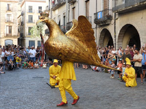 Arribada a la pla&ccedil;a del Vi i ball de l'&Agrave;liga de la Ciutat