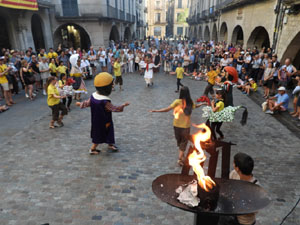 Balls a la pla&ccedil;a del Vi