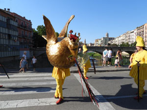 Cercavila de la Flama del Canig&oacute; 2026 fins la pla&ccedil;a del Vi