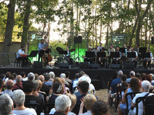 Festival Notes al parc 2026. Girona Jazz Project Big Band & Smack Dab