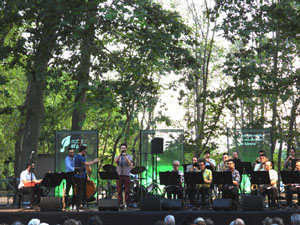 Festival Notes al parc 2026. Girona Jazz Project Big Band & Smack Dab