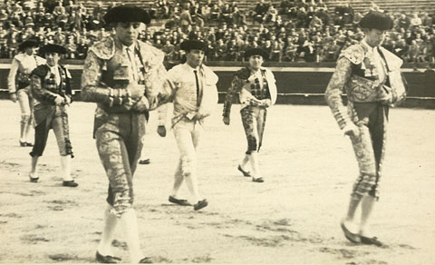 Cursa de toros del torero Manuel Rodr&iacute;guez S&aacute;nchez, Manolete, a la Pla&ccedil;a de toros de Girona, dins els actes de les Fires i Festes de Sant Narc&iacute;s. 1944