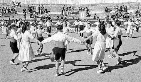 Concurs de sardanes a la Pla&ccedil;a de toros de Girona. 1948