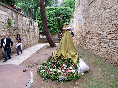 Temps de Flors 2026. Sant Pere de Galligants. Exterior absis