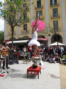 Espectacle de circ a c&agrave;rrec de MABSUTINS