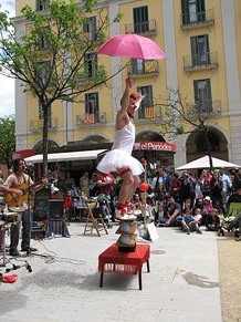 Espectacle de circ a c&agrave;rrec de MABSUTINS