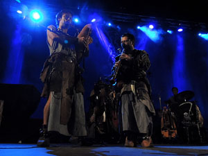 Fires de Sant Narcís 2013. Espectacle de Berros de la Cort i Alma Cubrae a la plaça de Sant Feliu