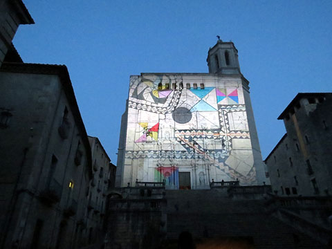 Proves abans de la projecció del mapping a la façana de la Catedral