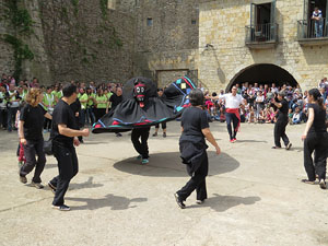 Festes de Primavera de Girona 2015. Presentació de la Mula Baba