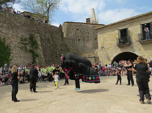 Festes de Primavera de Girona 2015. Presentació de la Mula Baba
