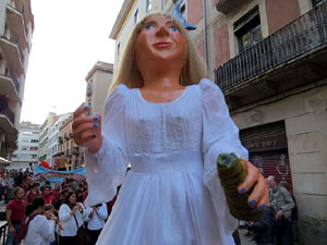 Fires 2015. Cercavila d'inici de Fires amb Fal&middot;lera Gironina, els gegants de Santa Eug&egrave;nia, els gegants de l'Esquerra del Ter, la Mula Baba i la Girona Marxing Band