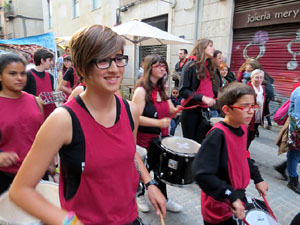 Fires 2015. Cercavila d'inici de Fires amb Fal&middot;lera Gironina, els gegants de Santa Eug&egrave;nia, els gegants de l'Esquerra del Ter, la Mula Baba i la Girona Marxing Band