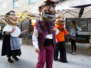 Fires 2015. Cercavila d'inici de Fires amb Fal&middot;lera Gironina, els gegants de Santa Eug&egrave;nia, els gegants de l'Esquerra del Ter, la Mula Baba i la Girona Marxing Band