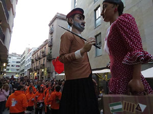 Fires 2015. Cercavila d'inici de Fires amb Fal&middot;lera Gironina, els gegants de Santa Eug&egrave;nia, els gegants de l'Esquerra del Ter, la Mula Baba i la Girona Marxing Band