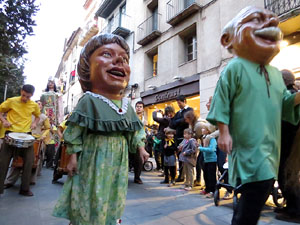 Fires 2015. Cercavila d'inici de Fires amb Fal&middot;lera Gironina, els gegants de Santa Eug&egrave;nia, els gegants de l'Esquerra del Ter, la Mula Baba i la Girona Marxing Band