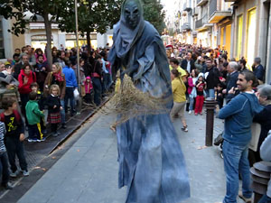Fires 2015. Cercavila d'inici de Fires amb Fal&middot;lera Gironina, els gegants de Santa Eug&egrave;nia, els gegants de l'Esquerra del Ter, la Mula Baba i la Girona Marxing Band