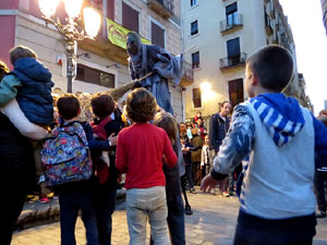 Fires 2015. Cercavila d'inici de Fires amb Fal&middot;lera Gironina, els gegants de Santa Eug&egrave;nia, els gegants de l'Esquerra del Ter, la Mula Baba i la Girona Marxing Band