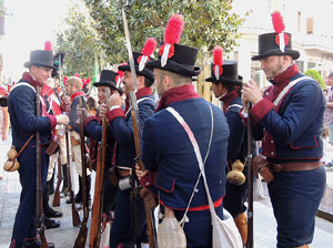 VIII Festa Reviu els Setges Napole&ograve;nics de Girona. Desfilada pels carrers del Barri Vell