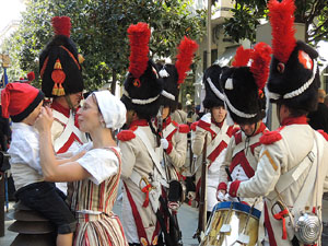 VIII Festa Reviu els Setges Napole&ograve;nics de Girona. Desfilada pels carrers del Barri Vell